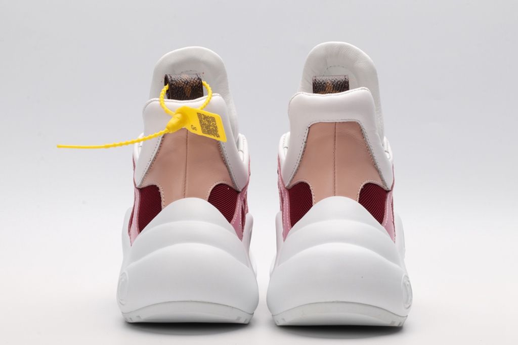 L*V SNEAKER